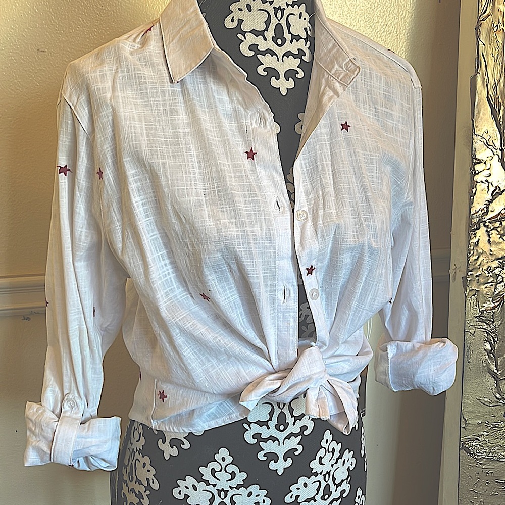 Red star Linen button down